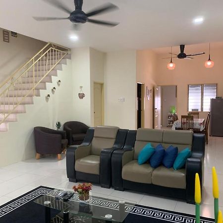 Zillqayyim Homestay Seri Iskandar Esterno foto